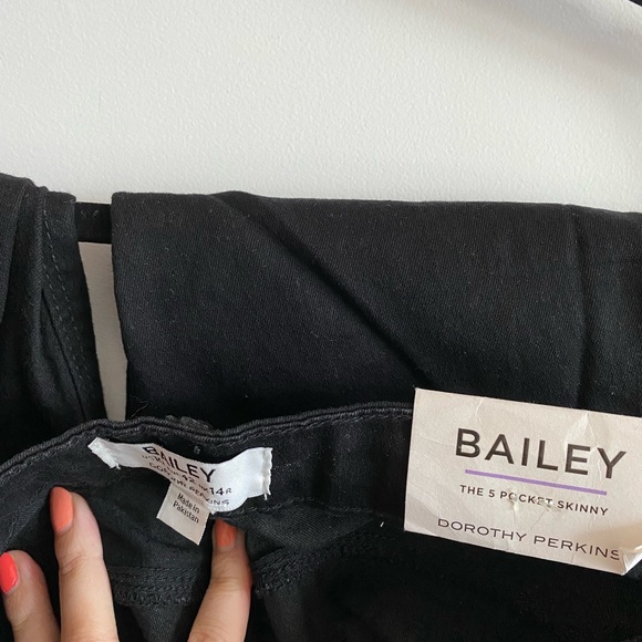 Two brand new pairs of black jeans - US 10 - Picture 4 of 4